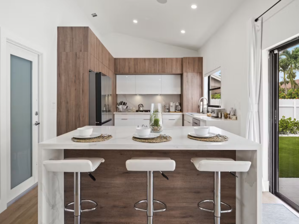 Luxury Miami Vacation Rental 3 Bedroom - Private Pool Oasis, Game Room & Family Friendly